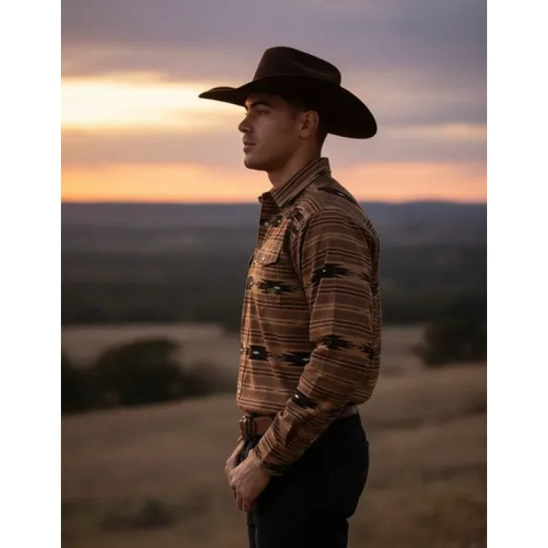 Camisa Vaquera Ariat  Relentless Performance Stretch #mlpos_18 | Color: Cafe 3874 #color_cafe_3874 | Talla: XL #sku_10053874cfxl
