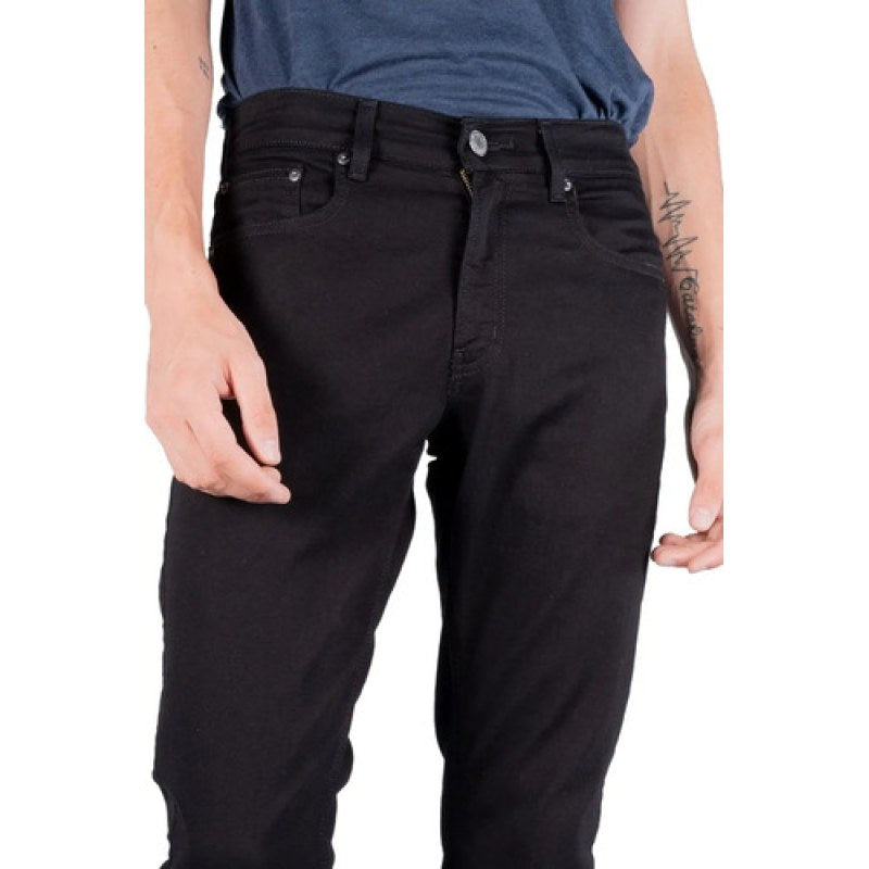 Pantalon Oggi Jeans Modelo Iron Slim Fit Mezclilla Hombre #mlpos_5 | Color: Negro #color_negro #sku_ironblack32 #sku_ironblack33 #sku_ironblack34 #sku_ironblack36