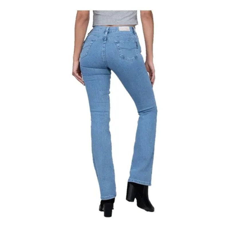 Pantalon Oggi Jeans Yess Mujer Boot Cut Semi Campana #mlpos_14 | Color: Bleach #color_bleach #sku_yessivybch5 #sku_yessivybch7 #sku_yessivybch9 #sku_yessivybch11 #sku_yessivybch13 #sku_yessivybch15